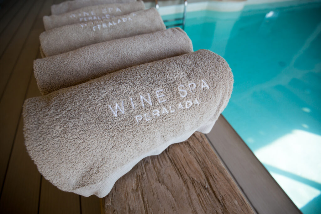 Bassenget ved Golf Peralada Wine and Spa