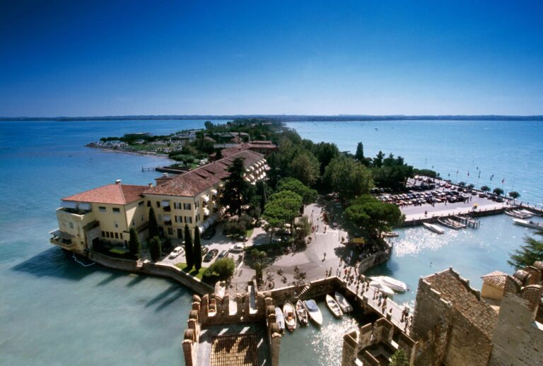 Sirmione sett fra lufta