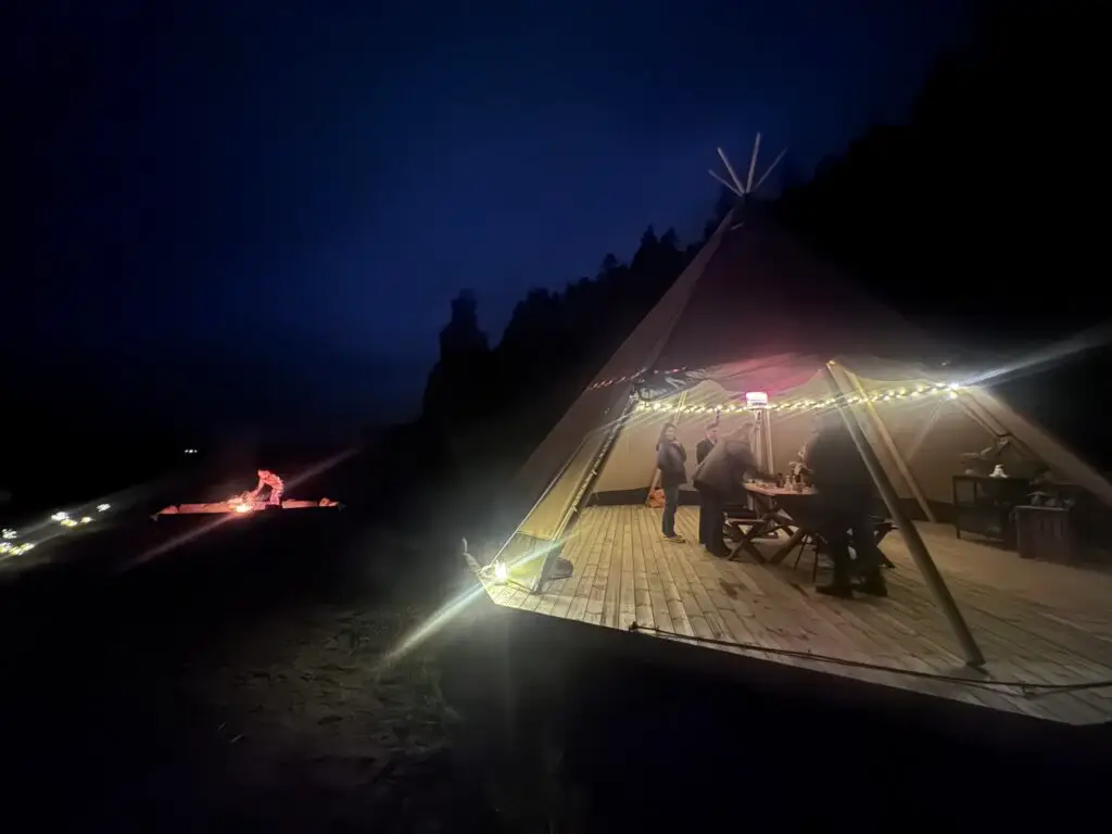 Tipi på Ragnerud